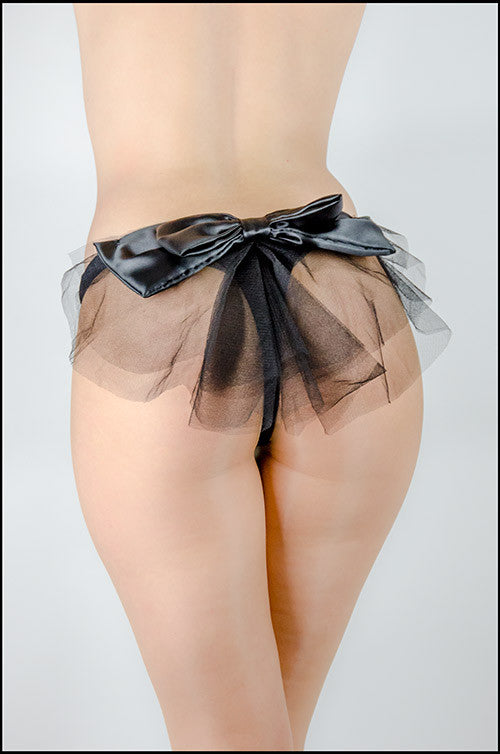 Black thong with ribbon at back and fan of mesh